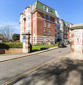 Luxury flats in Ealing